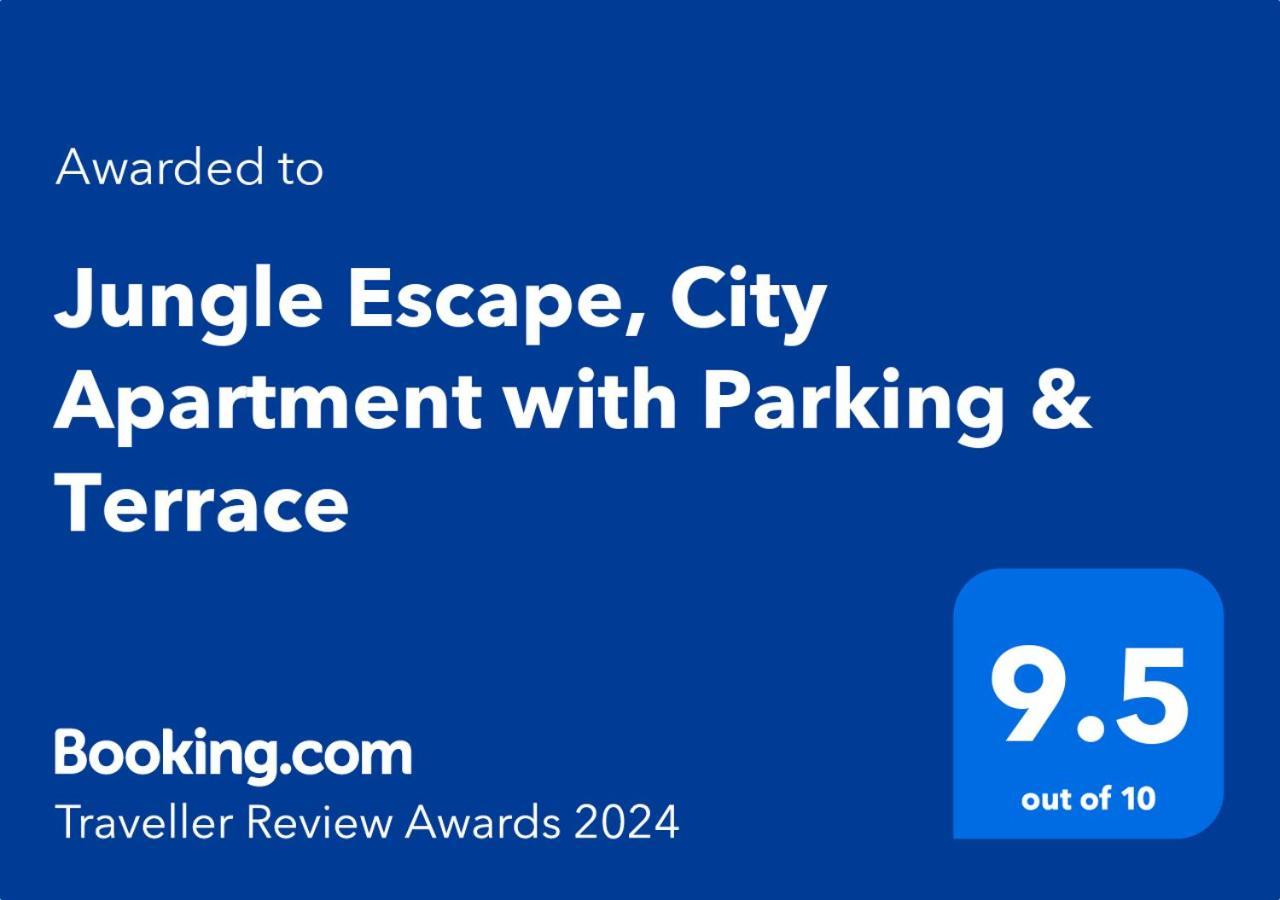 Jungle Escape, City Apartment With Parking & Terrace Chester Kültér fotó