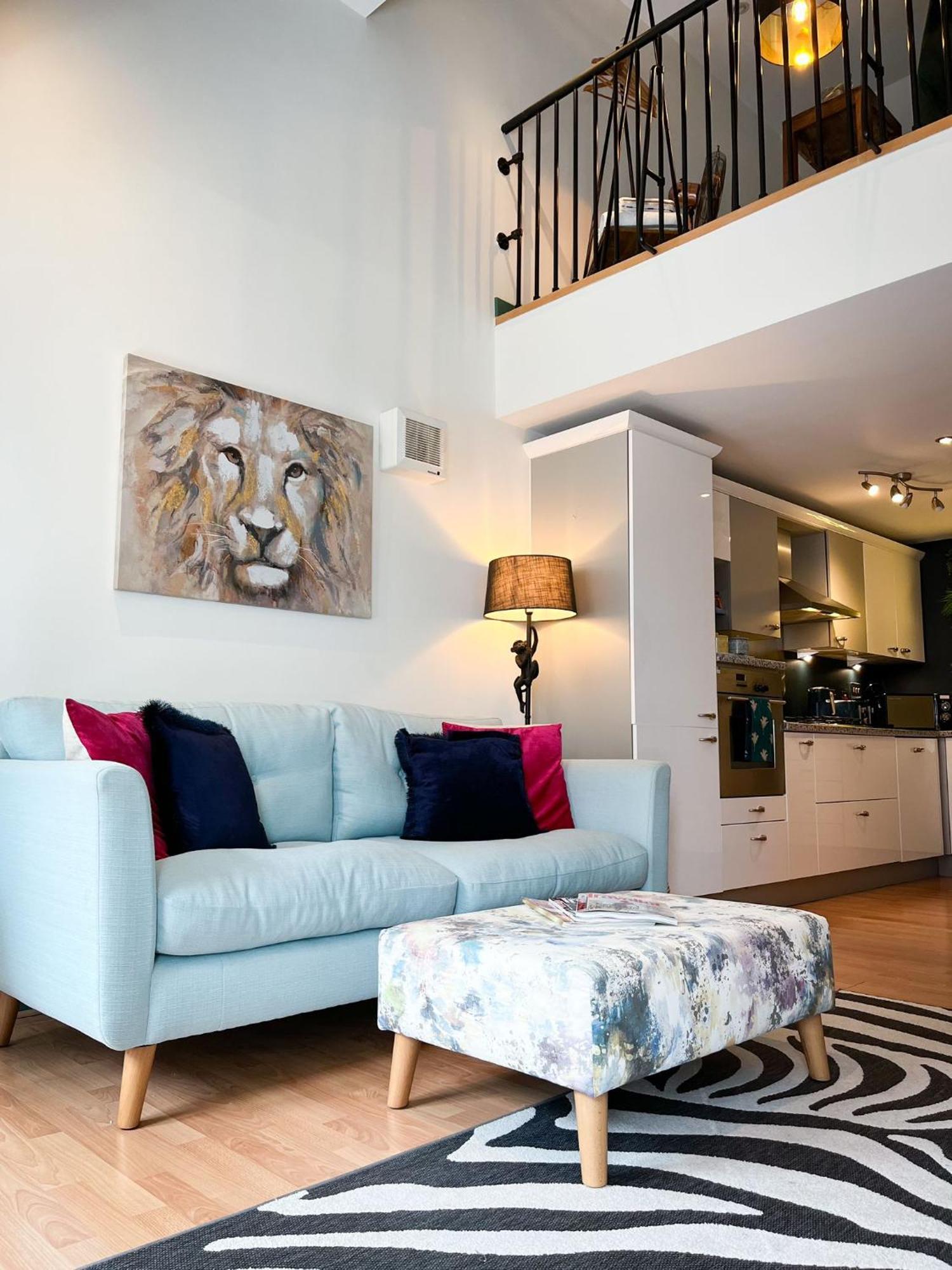 Jungle Escape, City Apartment With Parking & Terrace Chester Kültér fotó